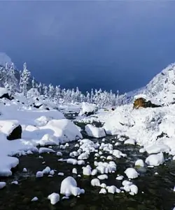 snow near ruinsara lake